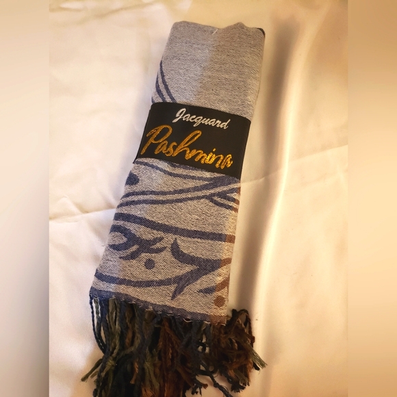 Jaquard Pashmina, Steel Blue and Navy - Picture 3 of 7